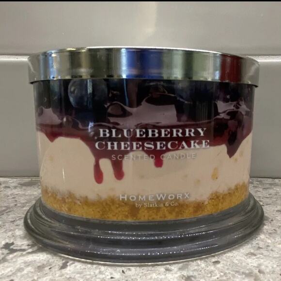 🆕 HomeWorx Blueberry Cheesecake 4 wick candle blogger fan favorite 18 oz - Picture 4 of 12